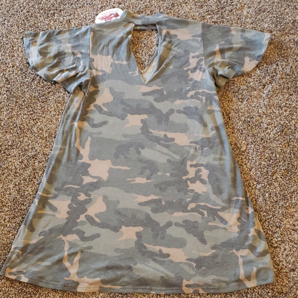 Camo Keyhole Tunic Size small